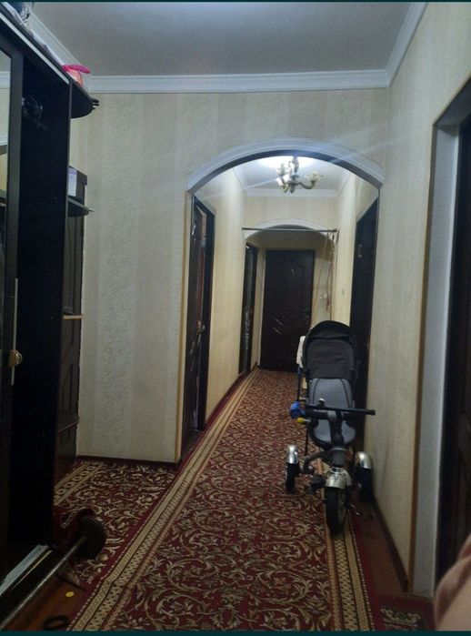 4 xonali Kvartira sotiladi