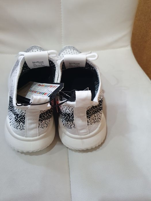 Маратонки/Обувки нови 38н.