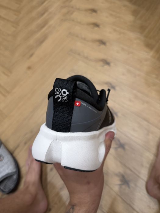 On кроссовки 44 размер, новые