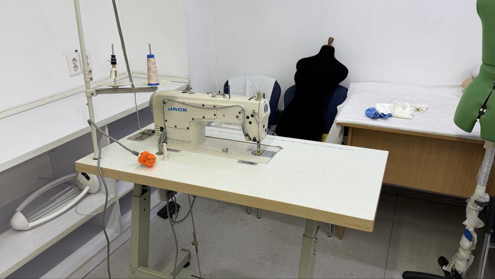 Продаю швейную машинку Jack