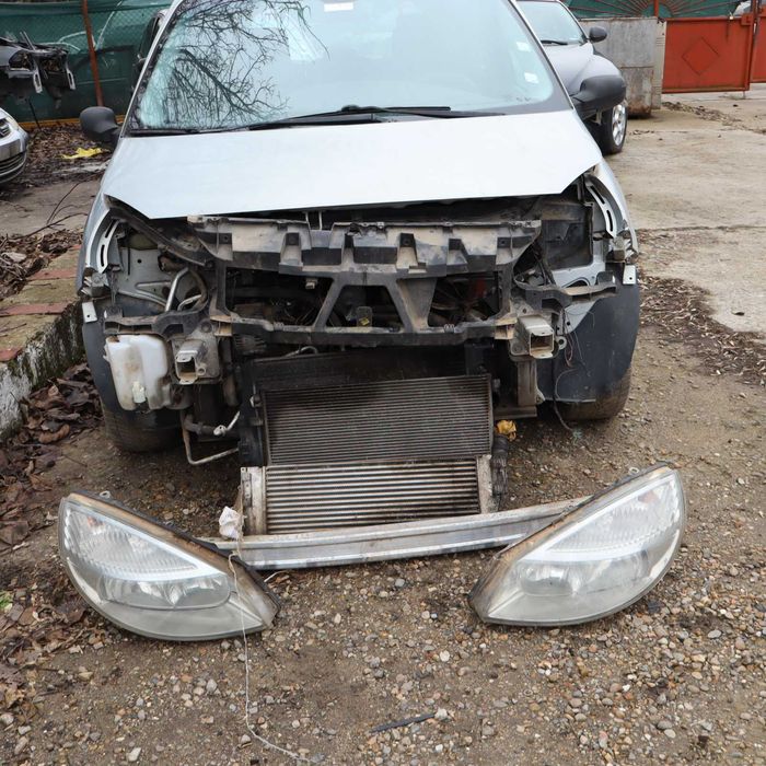 Рено меган Сценик 1.9дци 120 к.с.2003 г.Само на части