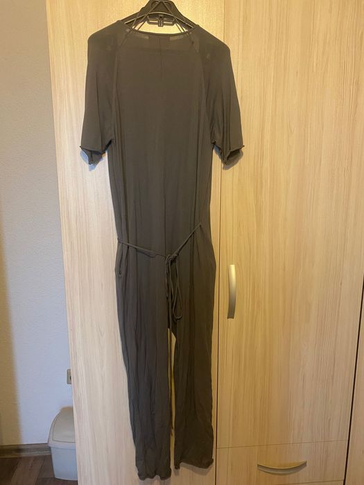 Продавам гащеризон Зара