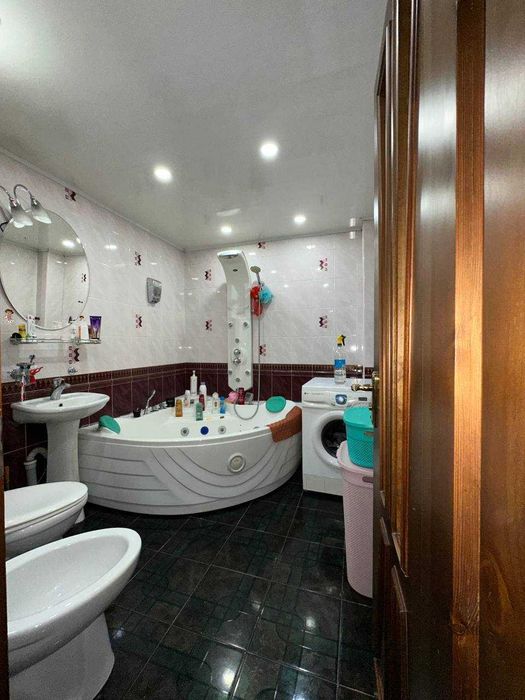 Шота Руставели 3/2/4 ( магазин ОКЕАН )