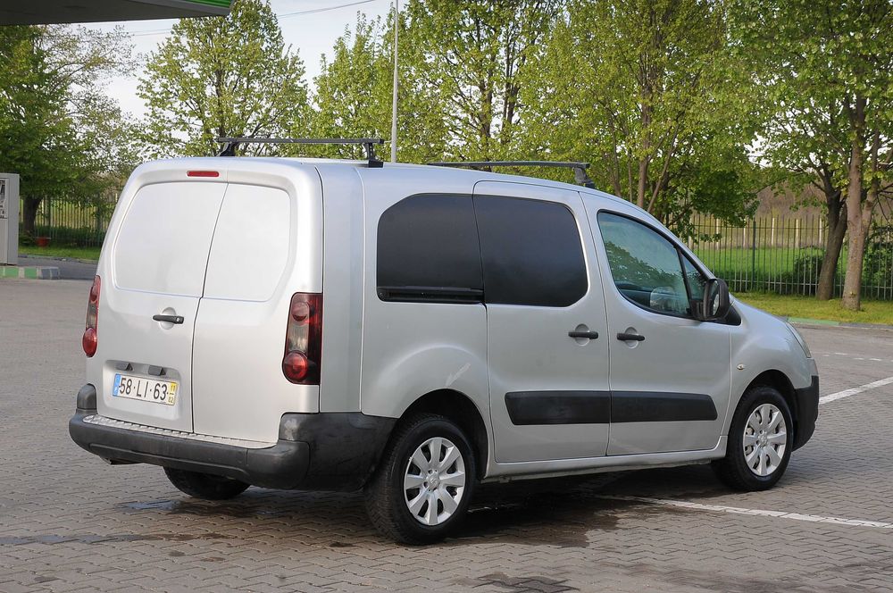 CITROEN Berlingo Maxi Lung Autoutilitara 3 locuri 2011 1.6HDi 90 CP AC, recent adus