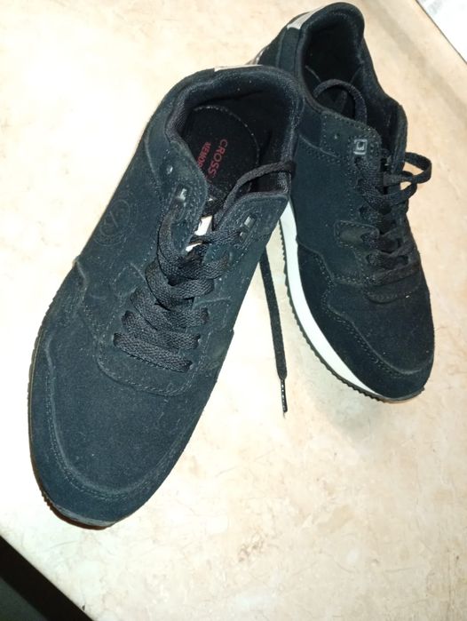 Adidasi damă piele naturală.