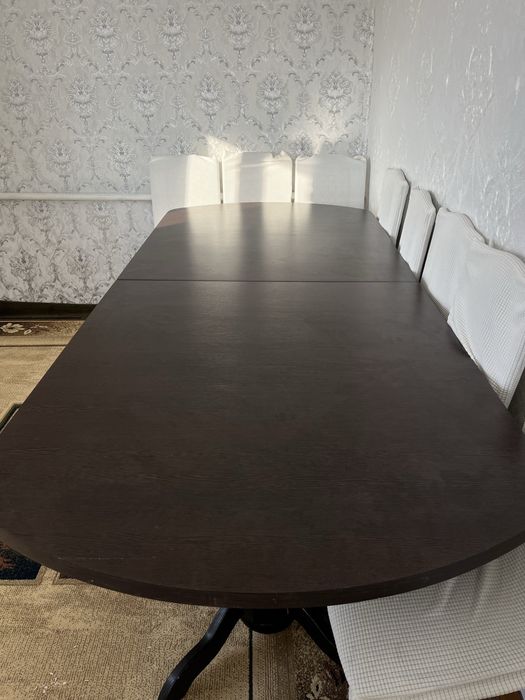 Стол для гостей