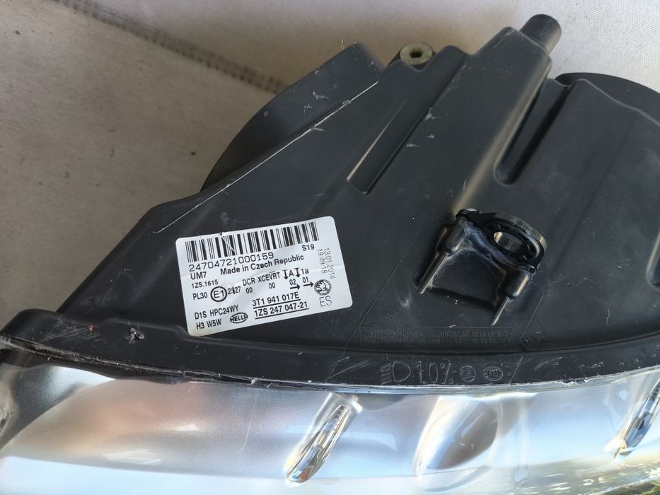 Far Faruri bi xenon adaptiv Skoda superb 2