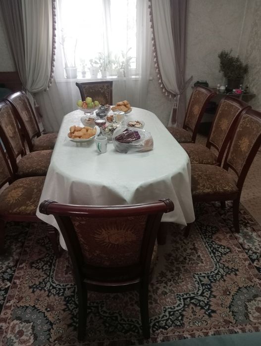 Продам стол с стульями