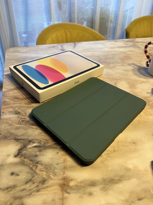 Vand iPad 11 128gb NOU silver