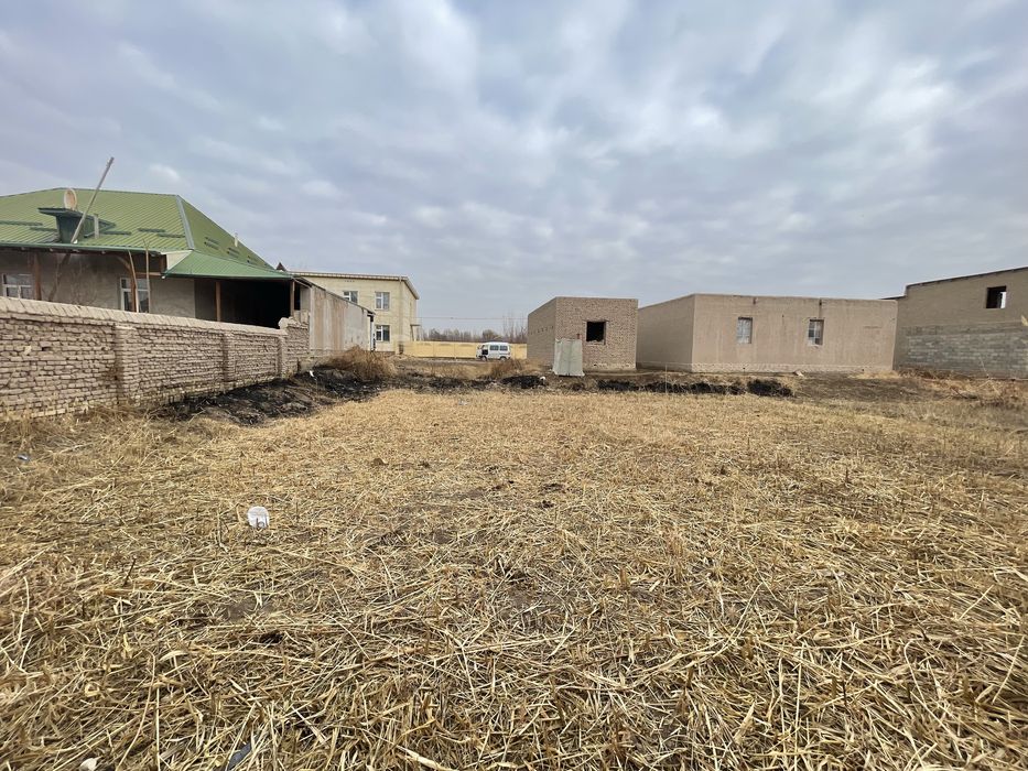 Хива тумани соет кишлогида 600 кв метр жой орни сотилади