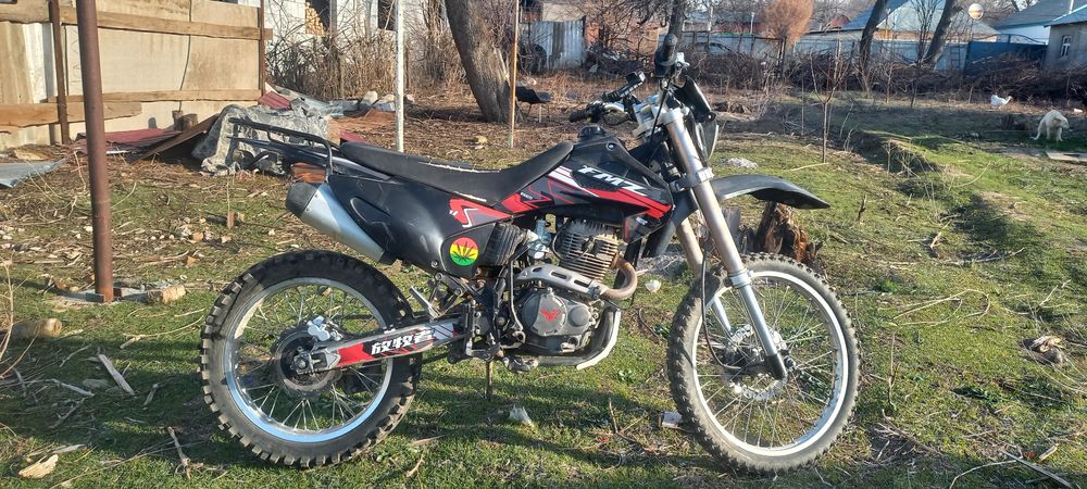 Мотоцыкл эндуро.