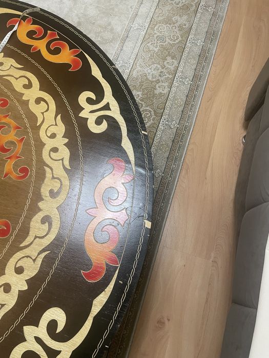 Продам круглый стол