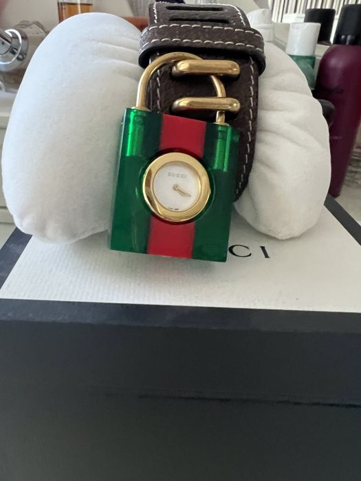 Gucci часовник нов