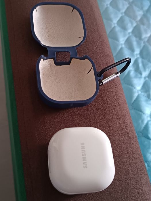 Продам наушники Samsung buds 2
