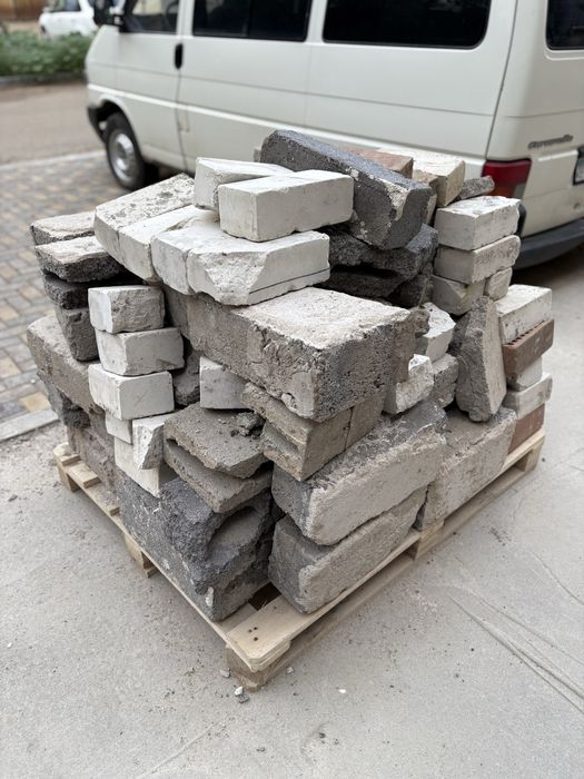 Продам кирпичи ассорти