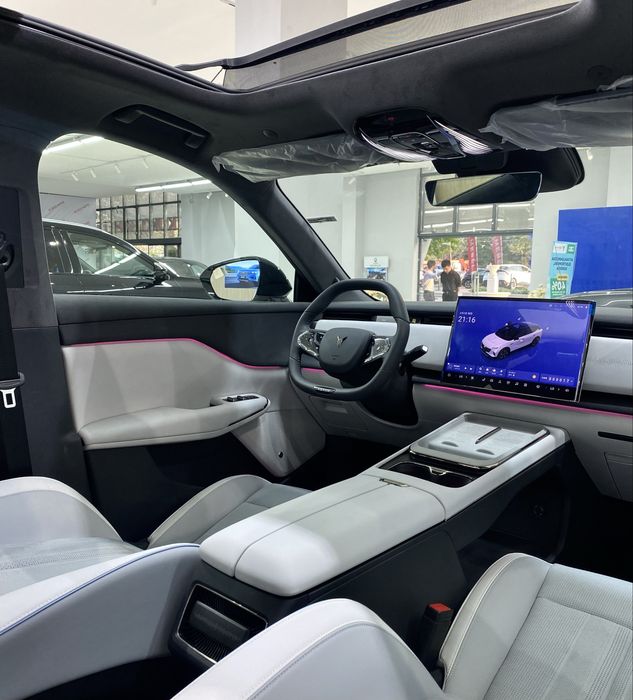 Voyah Courage 570KM Elektr Full 4 AWD (2ta mator) 1 yil garantiya