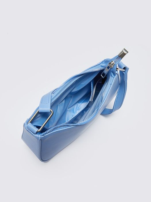 Нова дамска чанта багета за рамо нежно светло синя