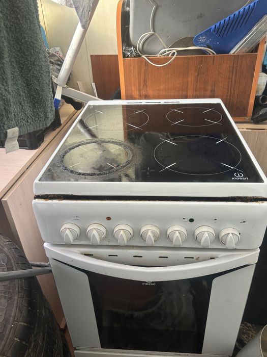 Продам электрическую плита не дорого срочно