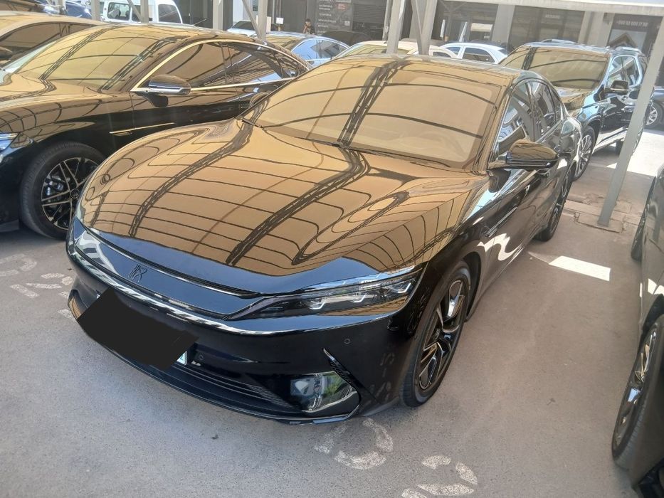 BYD HAN EV sotiladi.