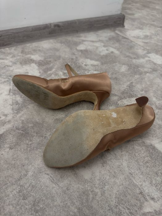 Продам туфли для танцев (стандарт)