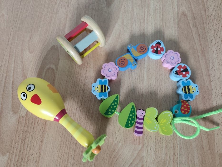 Лот дървени бебешки играчки