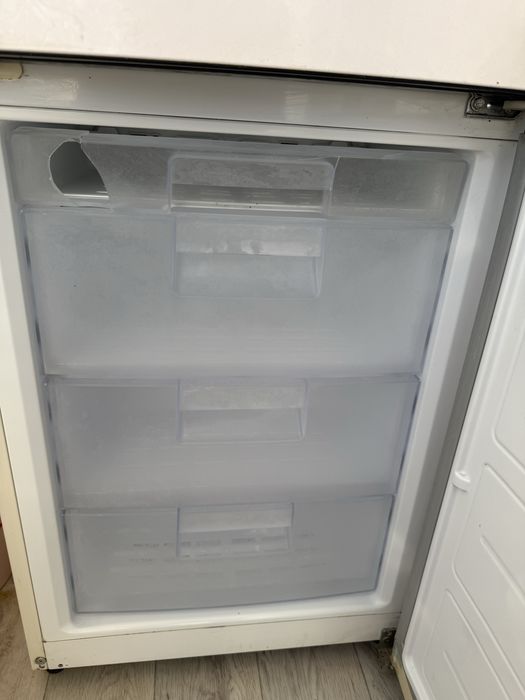 Продам холодильник