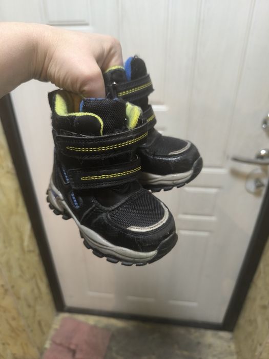 Продам детские сапожки