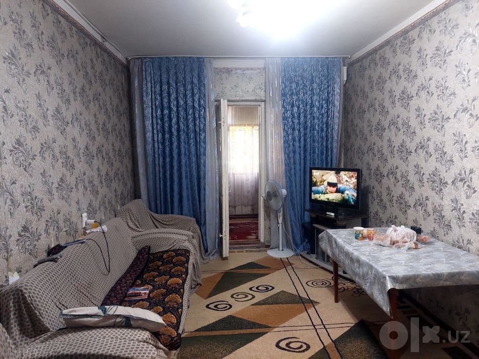 Продаю 3 ком 1 этаж Янгихает Спутник-15