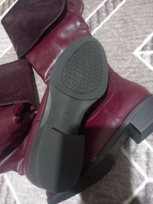 Елегантни дамски ботуши