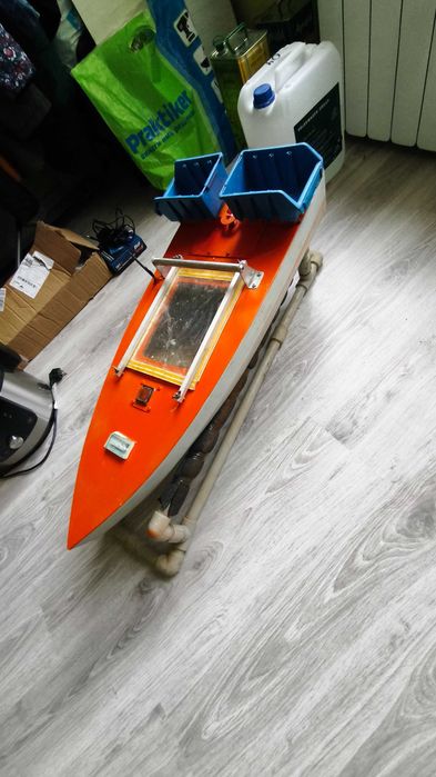 Лодка за захранка