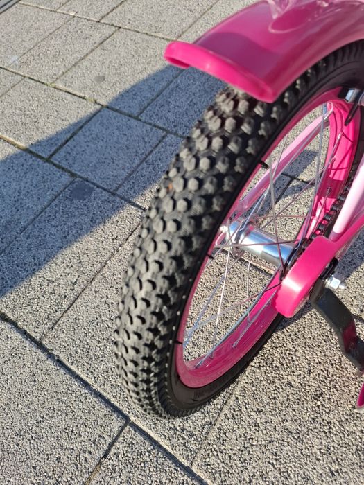 Продавам детски велосипед чисто ново