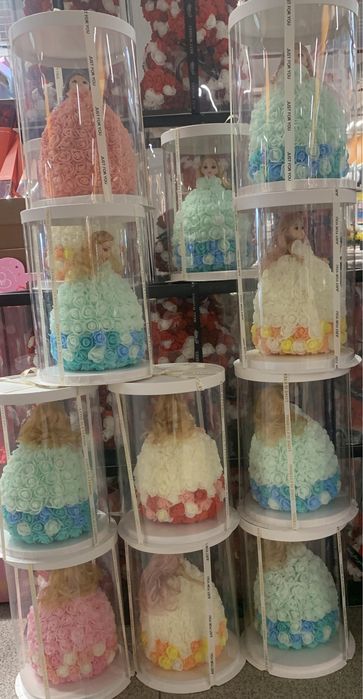 Papusa printesa si Ursuletii decorati cu trandafiri din spuma