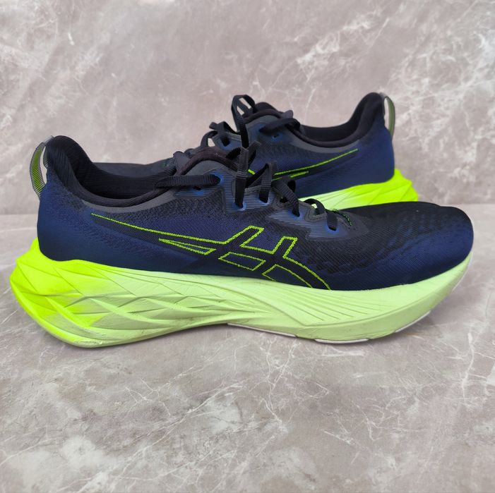 Обувки за бягане ASICS NOVABLAST 4
