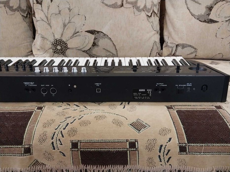Продам синтезатор Korg PS60