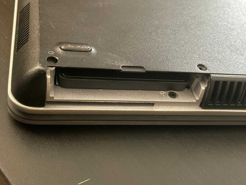 Dezmembrez laptop Dell Latitude E6540 i5, 8 Gb ram , ssd 240Gb