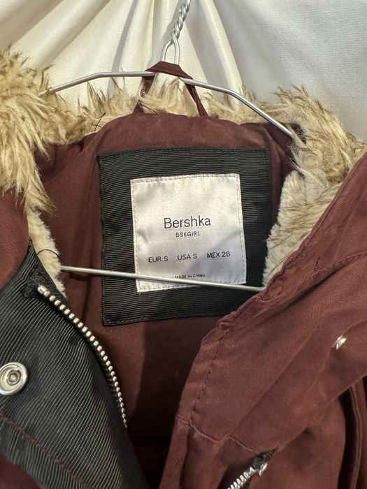 Geaca visinie BERSHKA