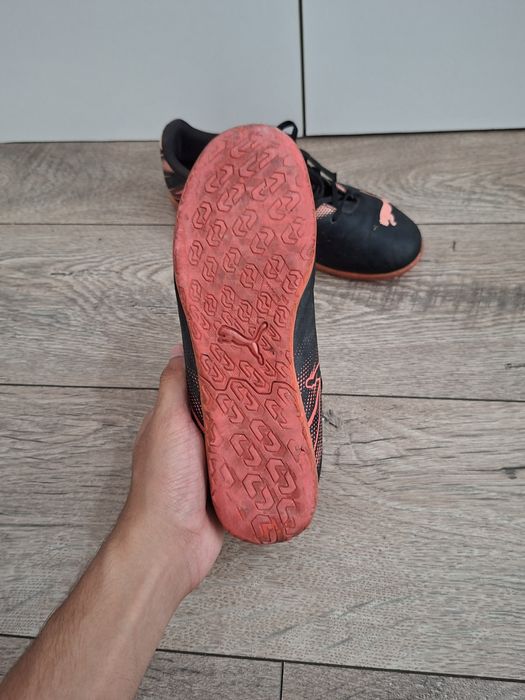 Ghete fotbal puma de sală