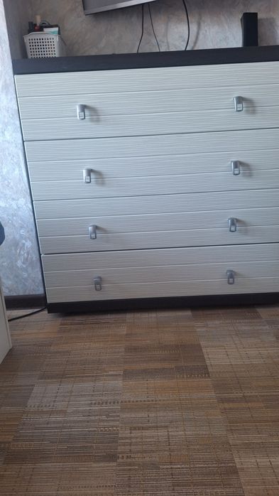 Продам мебель в хорошем состоянии .