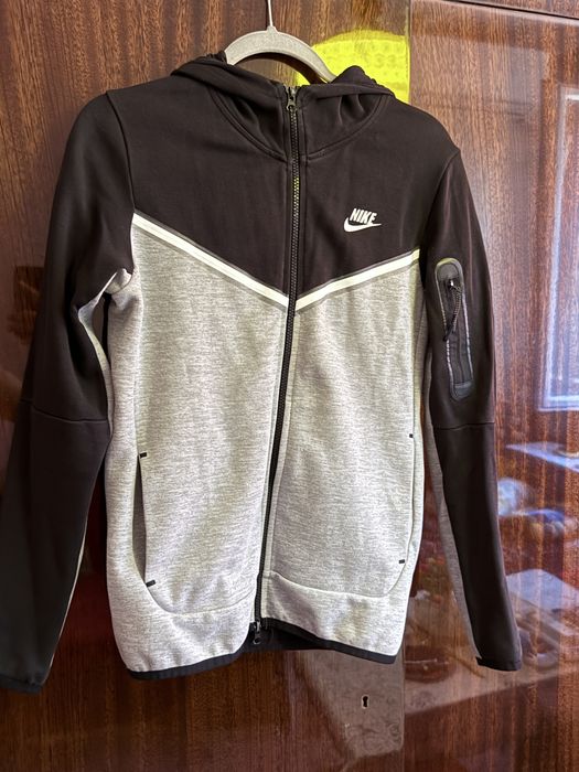 Горница nike tech fleece XS