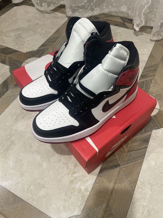 Jordan 1 high red, marimea 40