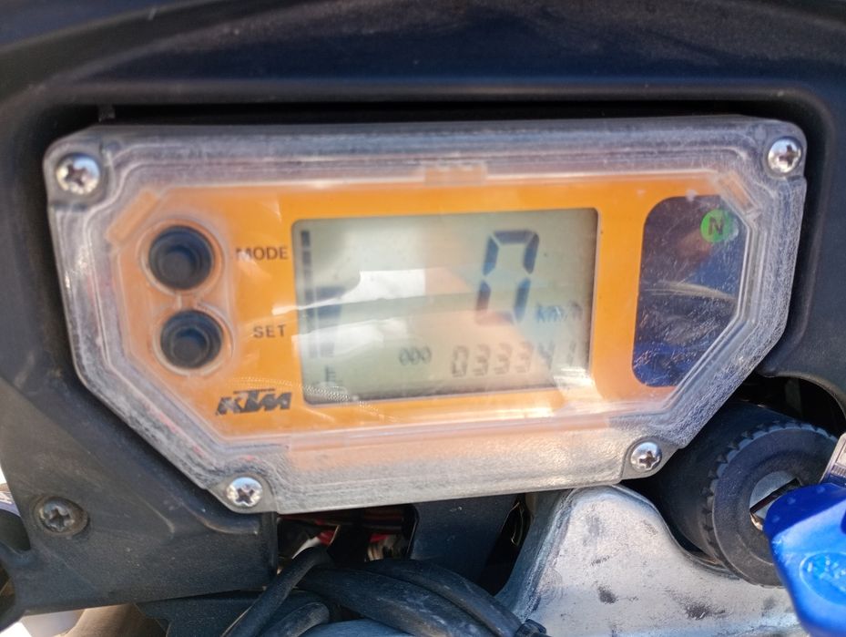 Vând super moto KTM 650 LC4