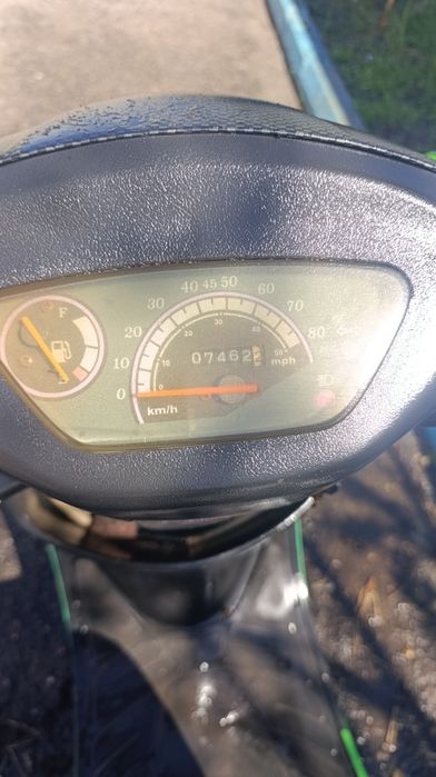 Скутер. Цвет зелёный. Торг