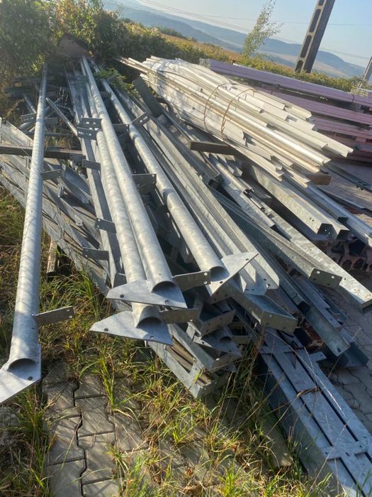 Vand 2 structuri metalice pt hale