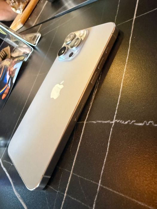 iPhone 15 pro max 256 GB natural titanium