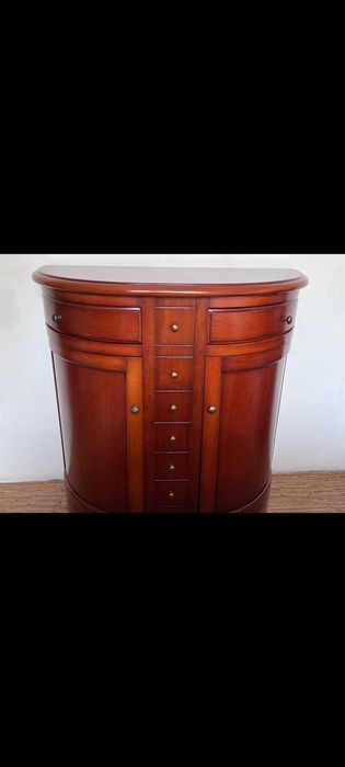 Тумбочка из красного дерева