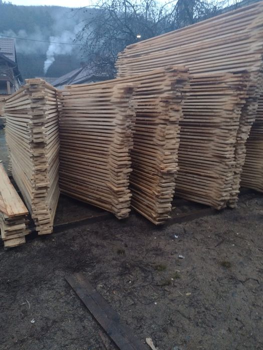 Vând cherestea și lemne foc.