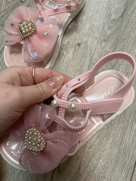 Сандали для девочки