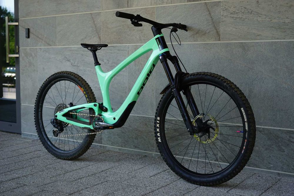 2025 BOLD Unplugged PRO Carbon 170mm *FOX 38/GX AXS*