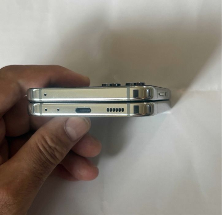 Samsung Z FLIP 5 5G impecabil culoare rara, verde mint 256 gb/ 8gb ram schimb cu iphone impecabil