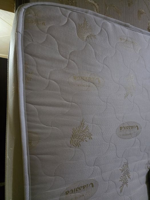 Продам Б/У  матрас